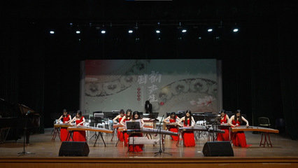 文藝芳華綻滿園 校大學(xué)生藝術(shù)團系列專場演出在奉賢校區(qū)璀璨上演